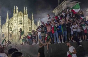 Finale degli Europei, a Milano 12 feriti nei festeggiamenti in piazza Duomo