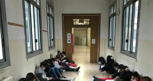 Prof non fa lezione a studente in gonna: verso la sospensione
